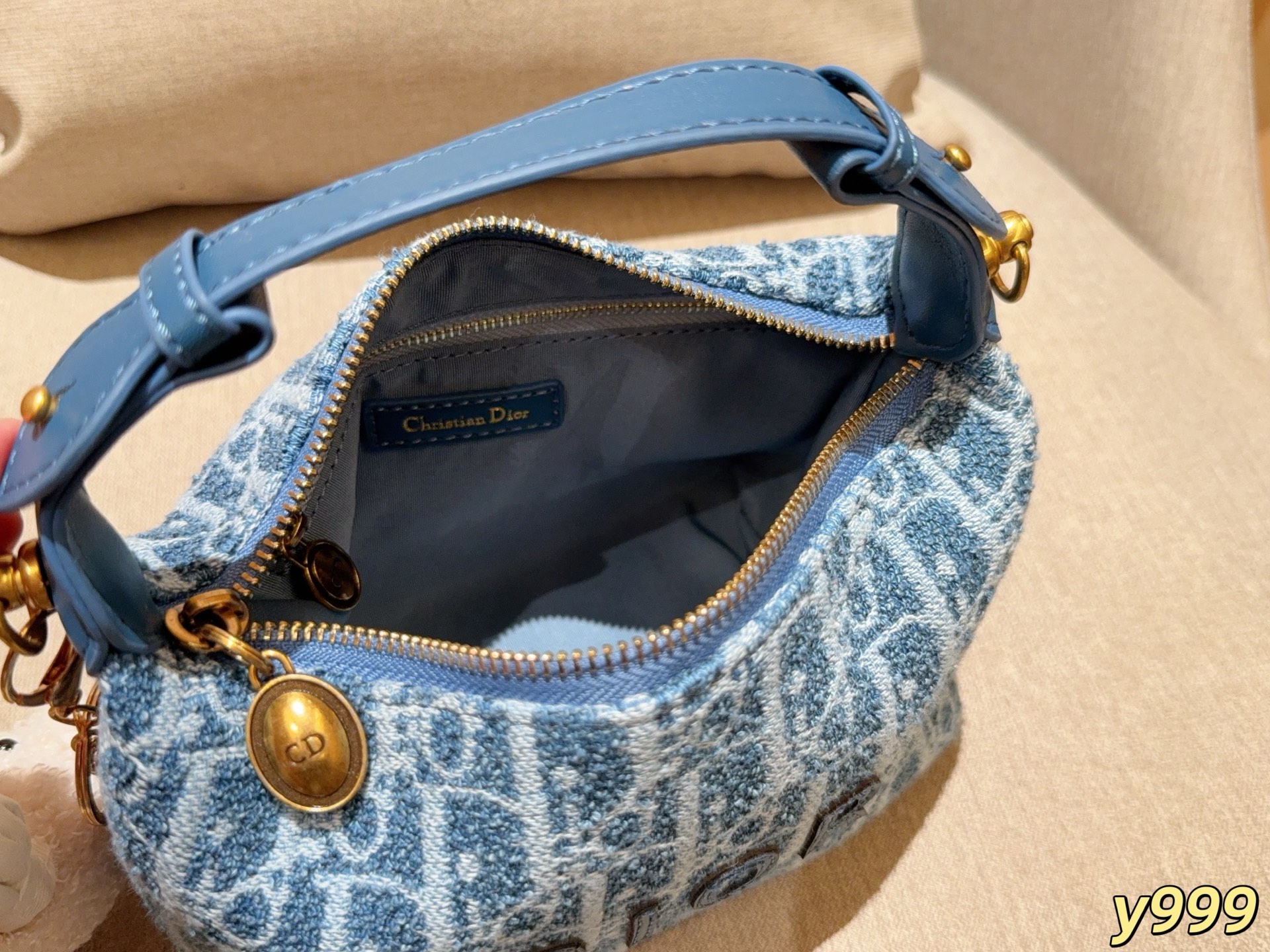 Cheap Dior AAA Quality Handbags in 230966, $60 USD- [IB230966] - Replica Dior AAA Quality Handbags