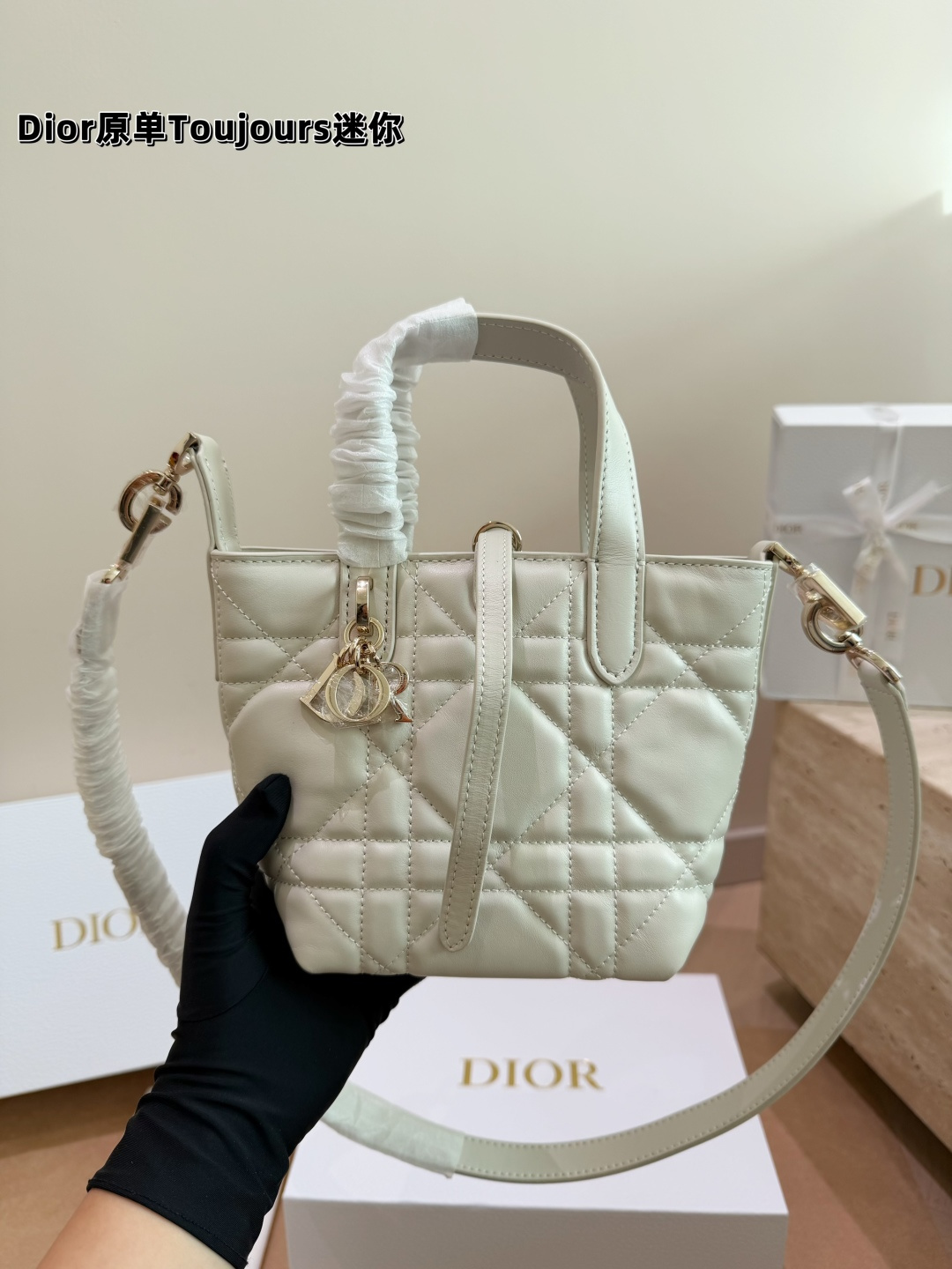 Cheap Dior AAA Quality Handbags in 230981, $135 USD- [IB230981] - Replica Dior AAA Quality Handbags