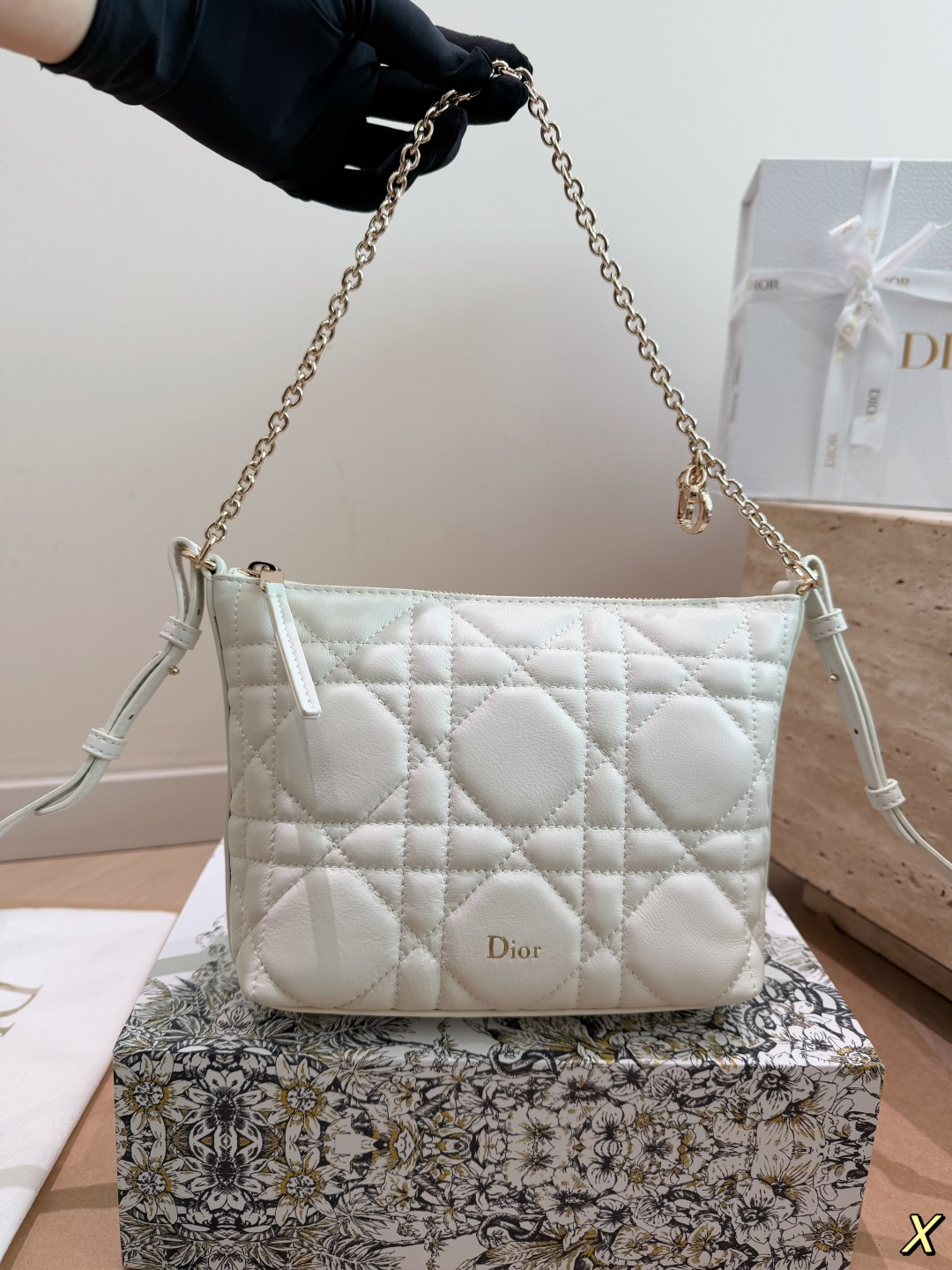 Cheap Dior AAA Quality Handbags in 230986, $120 USD- [IB230986] - Replica Dior AAA Quality Handbags