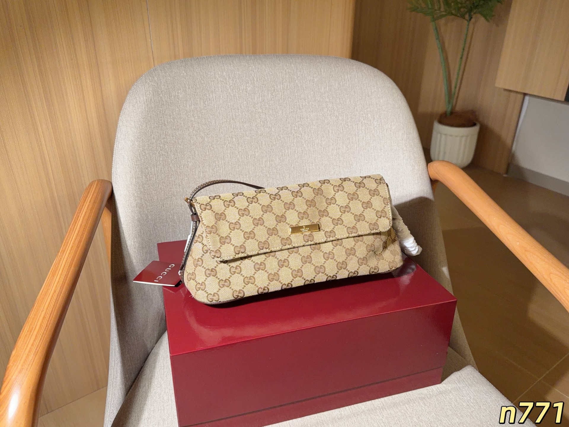 Cheap Gucci AAA Quality Handbags in 231129, $75 USD- [IB231129] - Replica Gucci AAA Quality Handbags