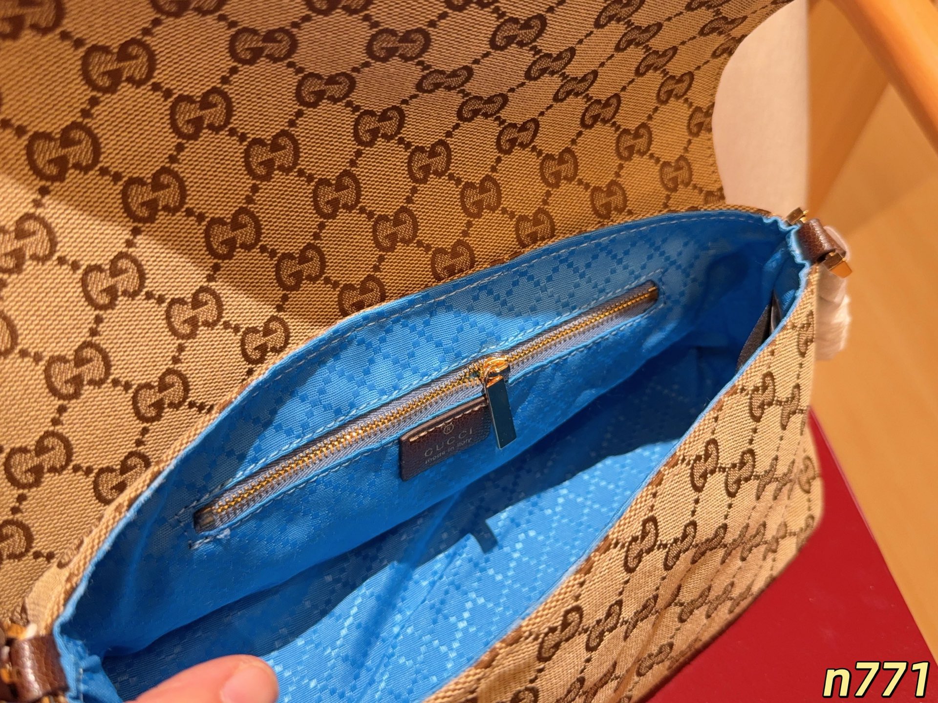 Cheap Gucci AAA Quality Handbags in 231129, $75 USD- [IB231129] - Replica Gucci AAA Quality Handbags