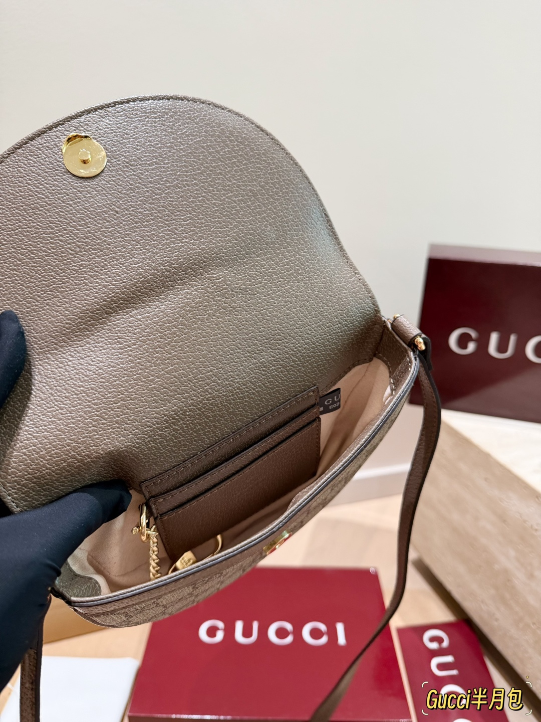 Cheap Gucci AAA Quality Handbags in 231135, $75 USD- [IB231135] - Replica Gucci AAA Quality Handbags