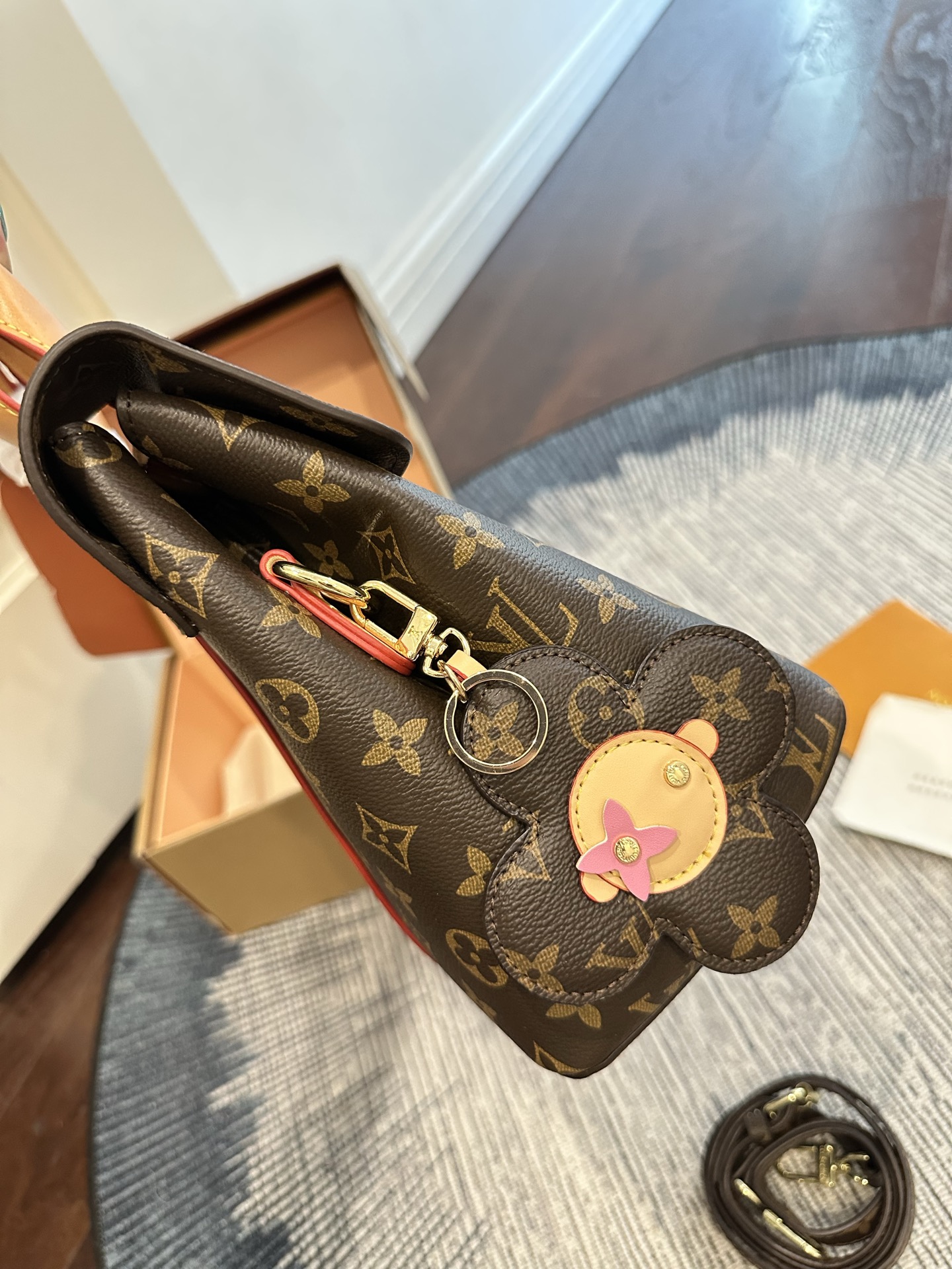 Cheap Louis Vuitton AAA Quality Handbags in 231193, $75 USD- [IB231193] - Replica Louis Vuitton AAA Quality Handbags