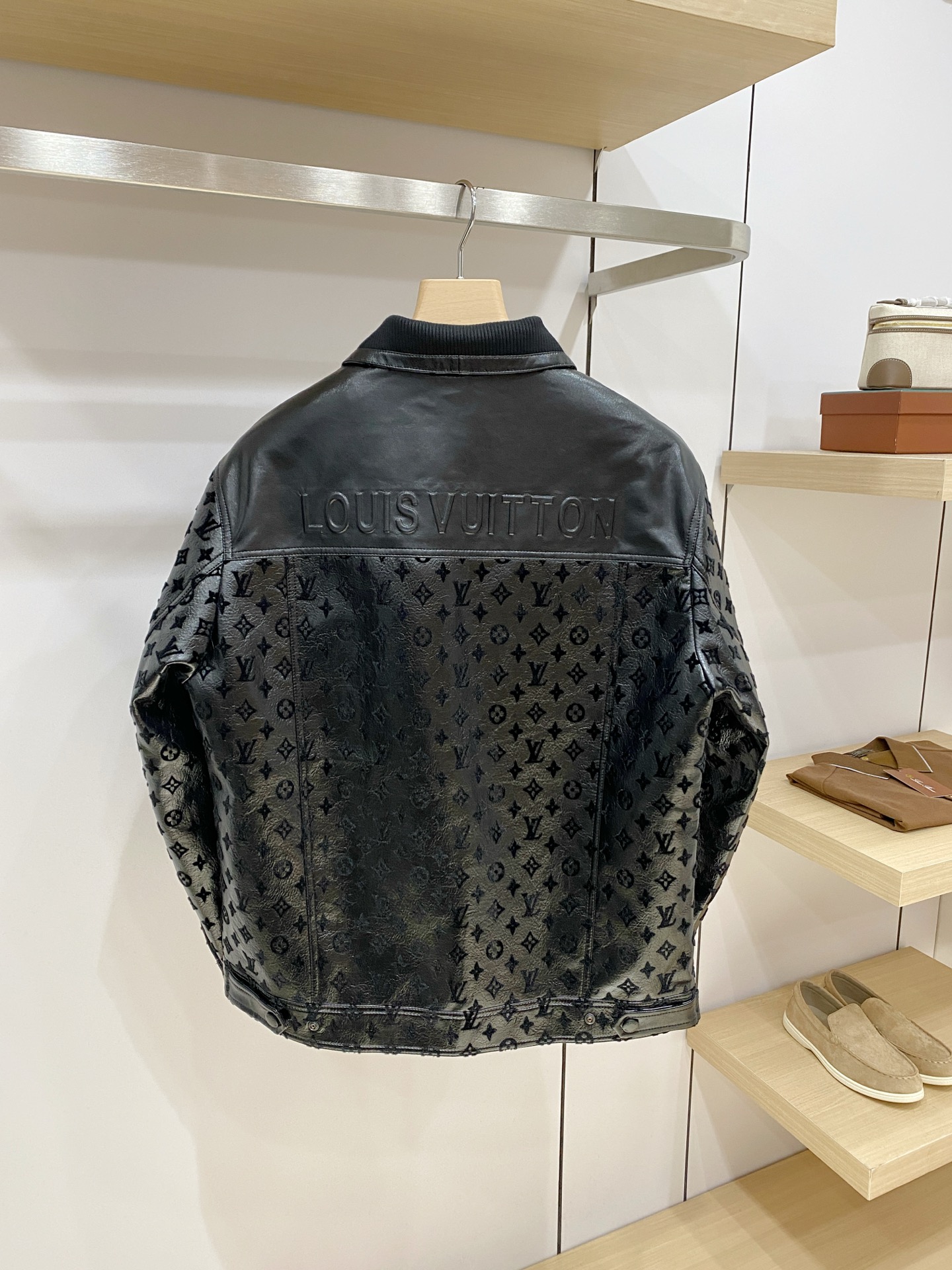 Cheap Louis Vuitton Thick Jackets For Men in 232071, $145 USD- [IB232071] - Replica Louis Vuitton Thick Jackets For Men