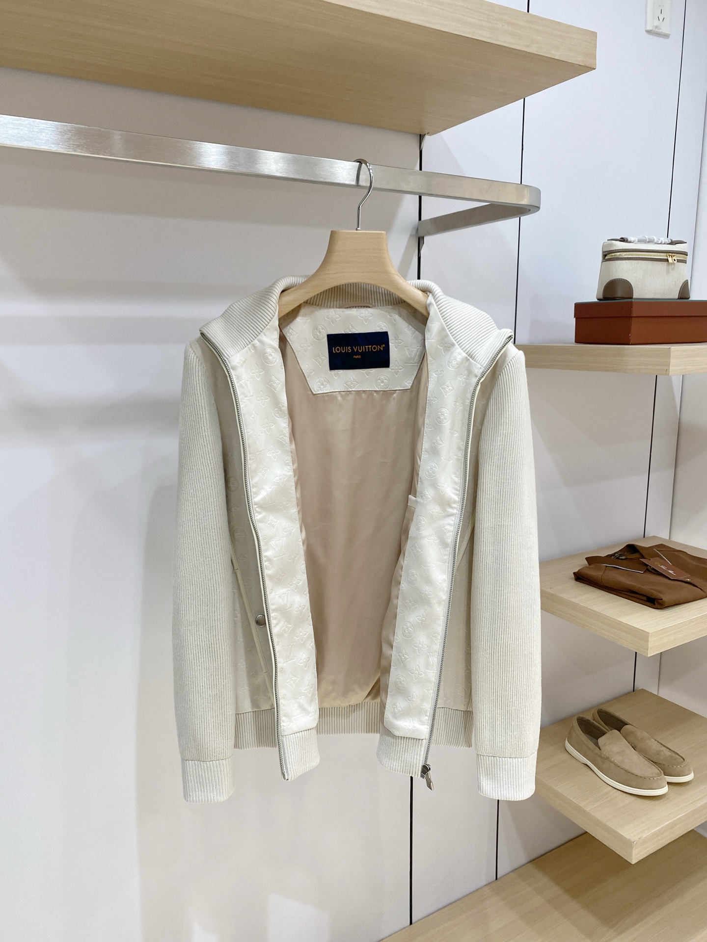 Cheap Louis Vuitton Thick Jackets For Men in 232075, $115 USD- [IB232075] - Replica Louis Vuitton Thick Jackets For Men