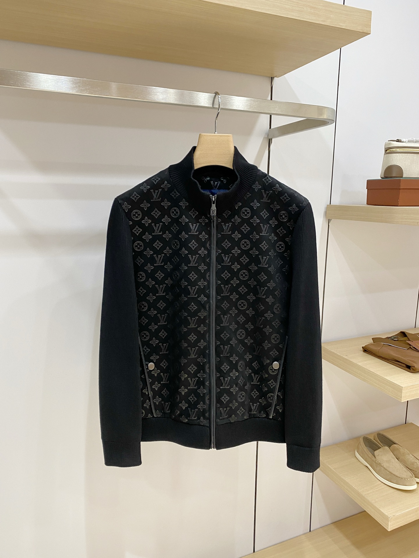 Cheap Louis Vuitton Thick Jackets For Men in 232076, $115 USD- [IB232076] - Replica Louis Vuitton Thick Jackets For Men