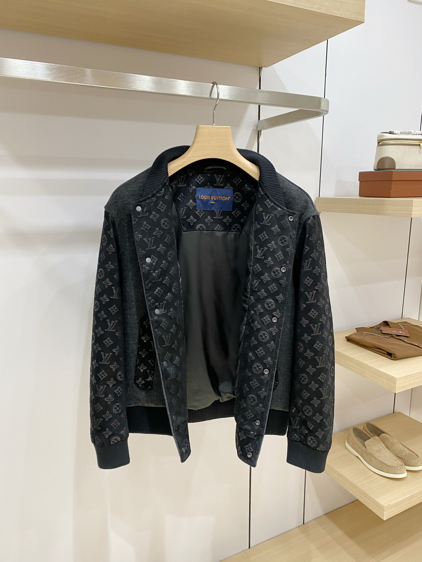 Cheap Louis Vuitton Thick Jackets For Men in 232078, $115 USD- [IB232078] - Replica Louis Vuitton Thick Jackets For Men
