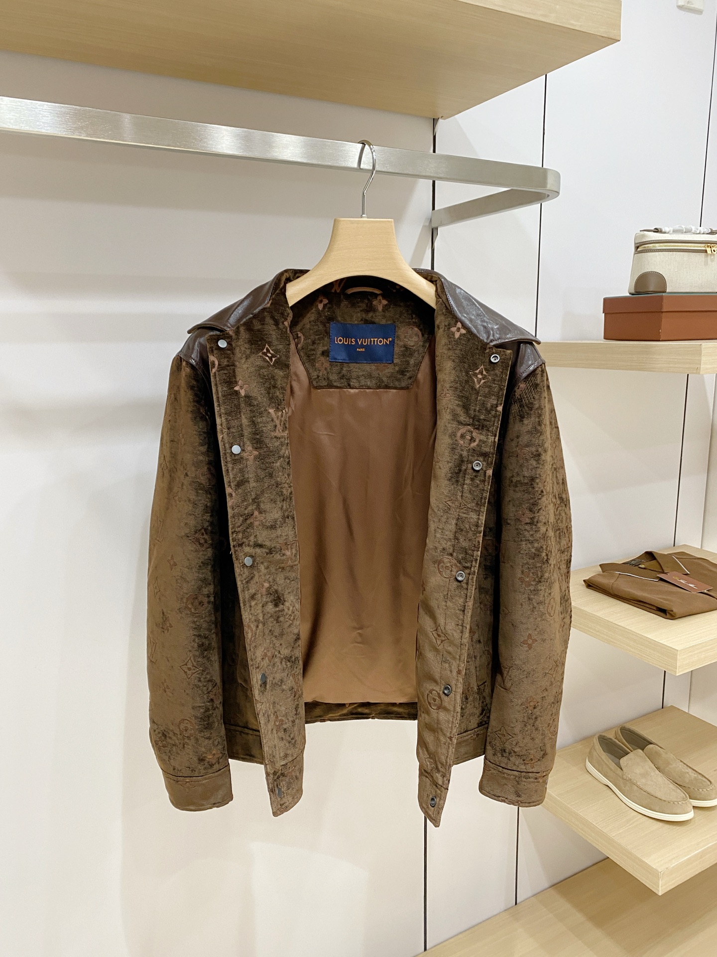 Cheap Louis Vuitton Thick Jackets For Men in 232081, $135 USD- [IB232081] - Replica Louis Vuitton Thick Jackets For Men