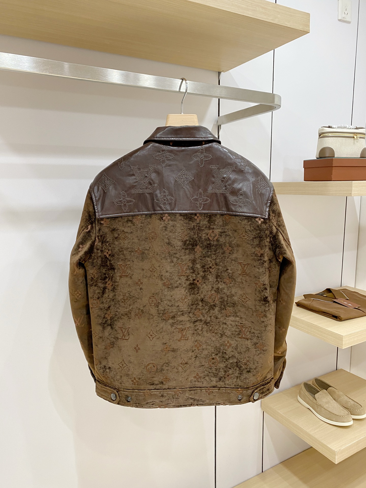 Cheap Louis Vuitton Thick Jackets For Men in 232081, $135 USD- [IB232081] - Replica Louis Vuitton Thick Jackets For Men