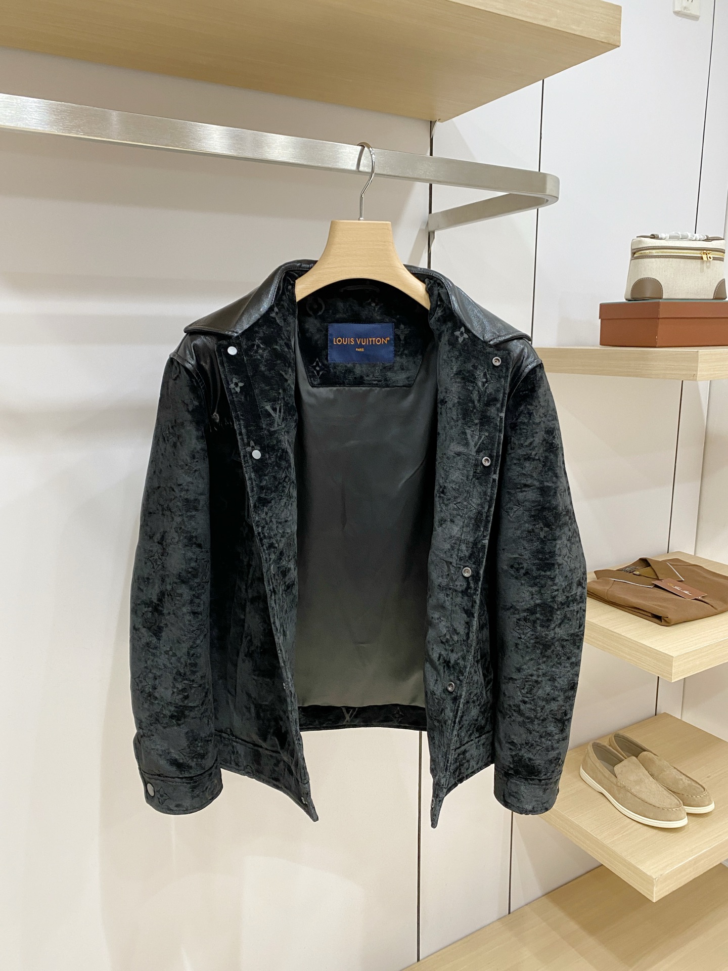 Cheap Louis Vuitton Thick Jackets For Men in 232082, $135 USD- [IB232082] - Replica Louis Vuitton Thick Jackets For Men