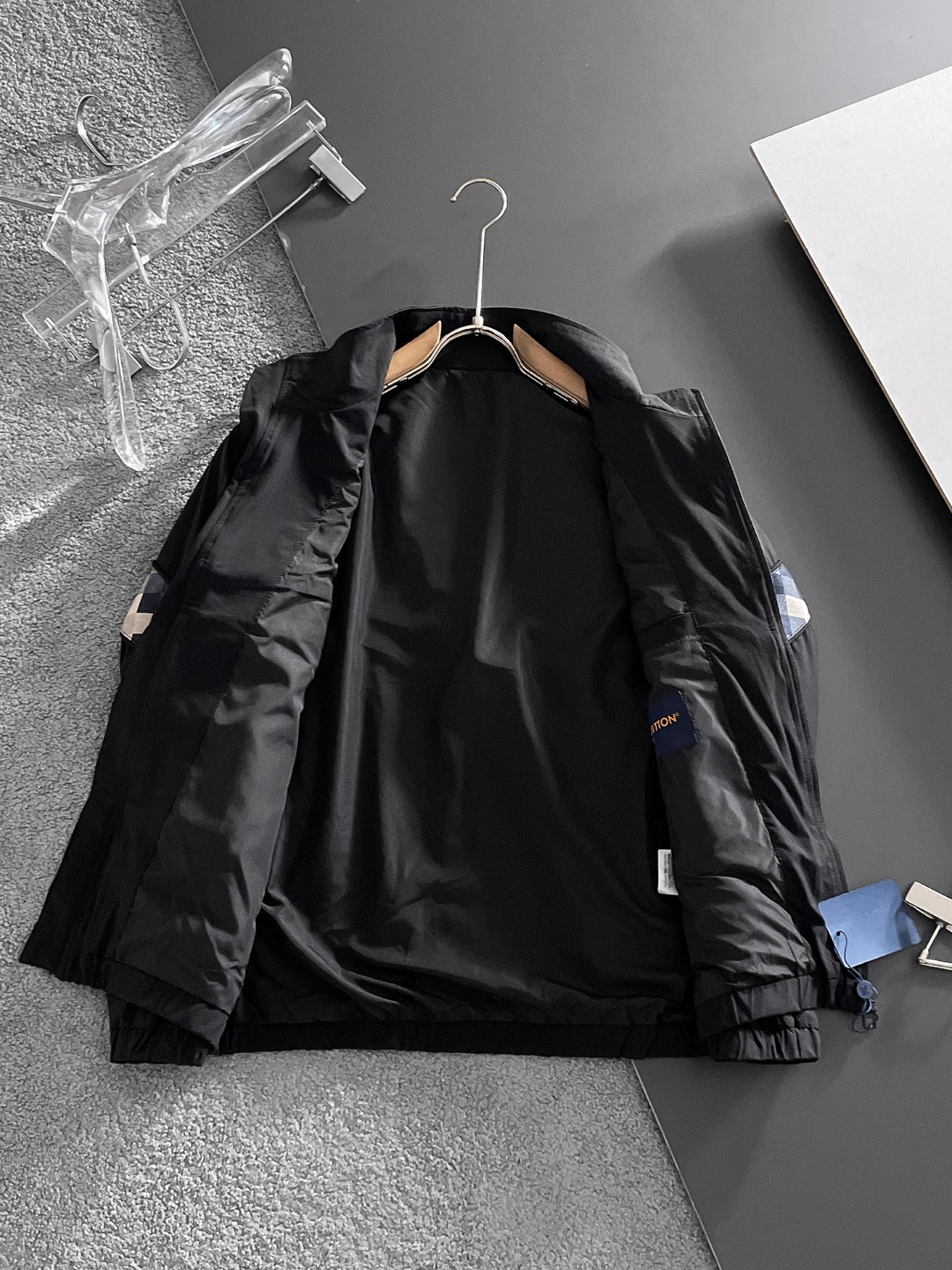 Cheap Louis Vuitton Thin Jackets For Men in 232121, $100 USD- [IB232121] - Replica Louis Vuitton Thin Jackets For Men