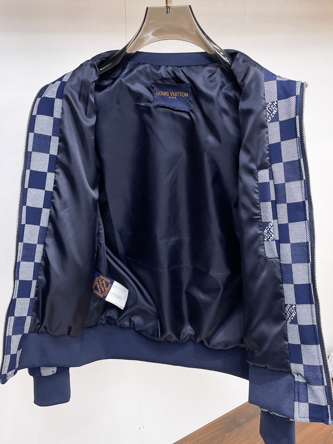 Cheap Louis Vuitton Thin Jackets For Men in 232139, $90 USD- [IB232139] - Replica Louis Vuitton Thin Jackets For Men
