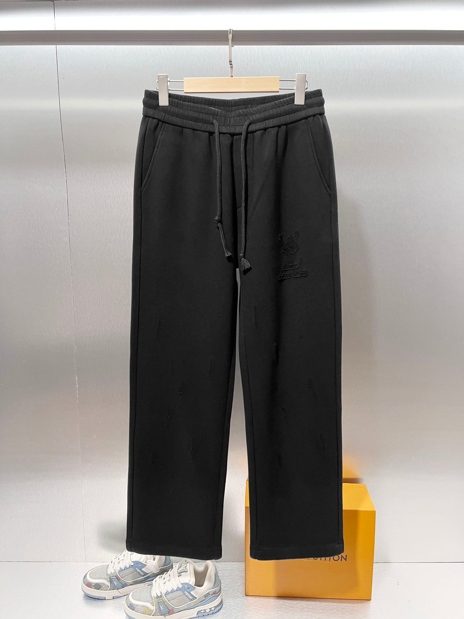Cheap Louis Vuitton Pants for Men in 233312, $50 USD- [IB233312] - Replica Louis Vuitton Pants for Men