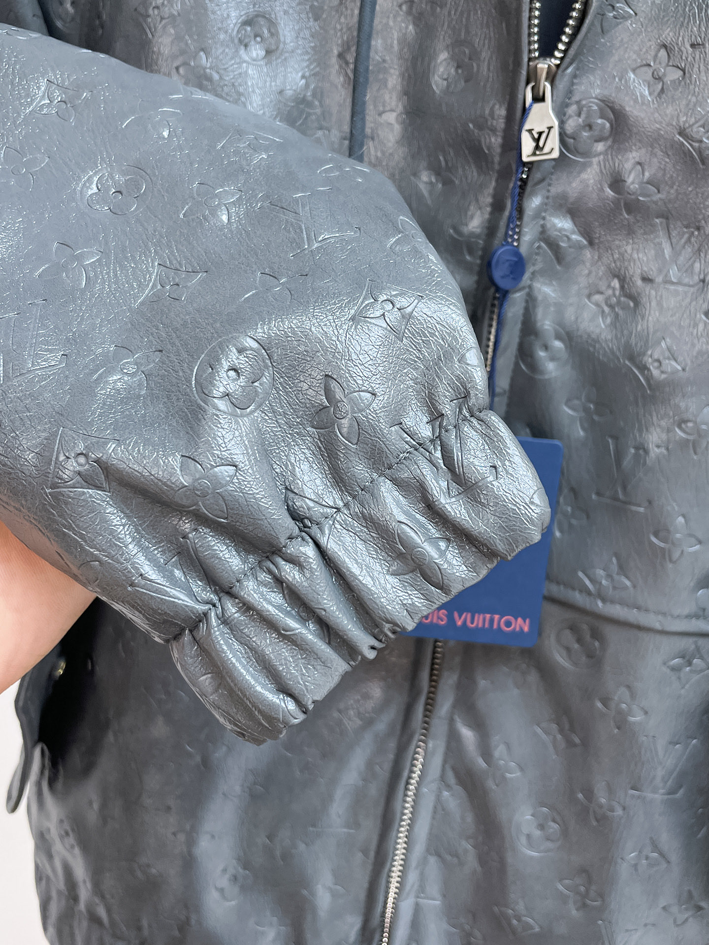 Cheap Louis Vuitton Thin Jackets For Men in 233348, $120 USD- [IB233348] - Replica Louis Vuitton Thin Jackets For Men