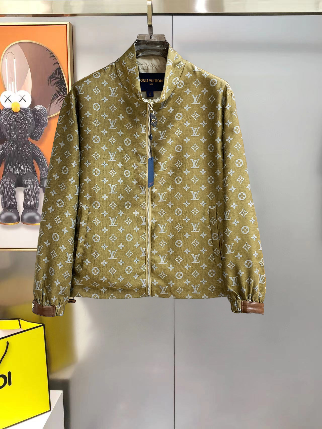Cheap Louis Vuitton Thin Jackets For Men in 233398, $105 USD- [IB233398] - Replica Louis Vuitton Thin Jackets For Men
