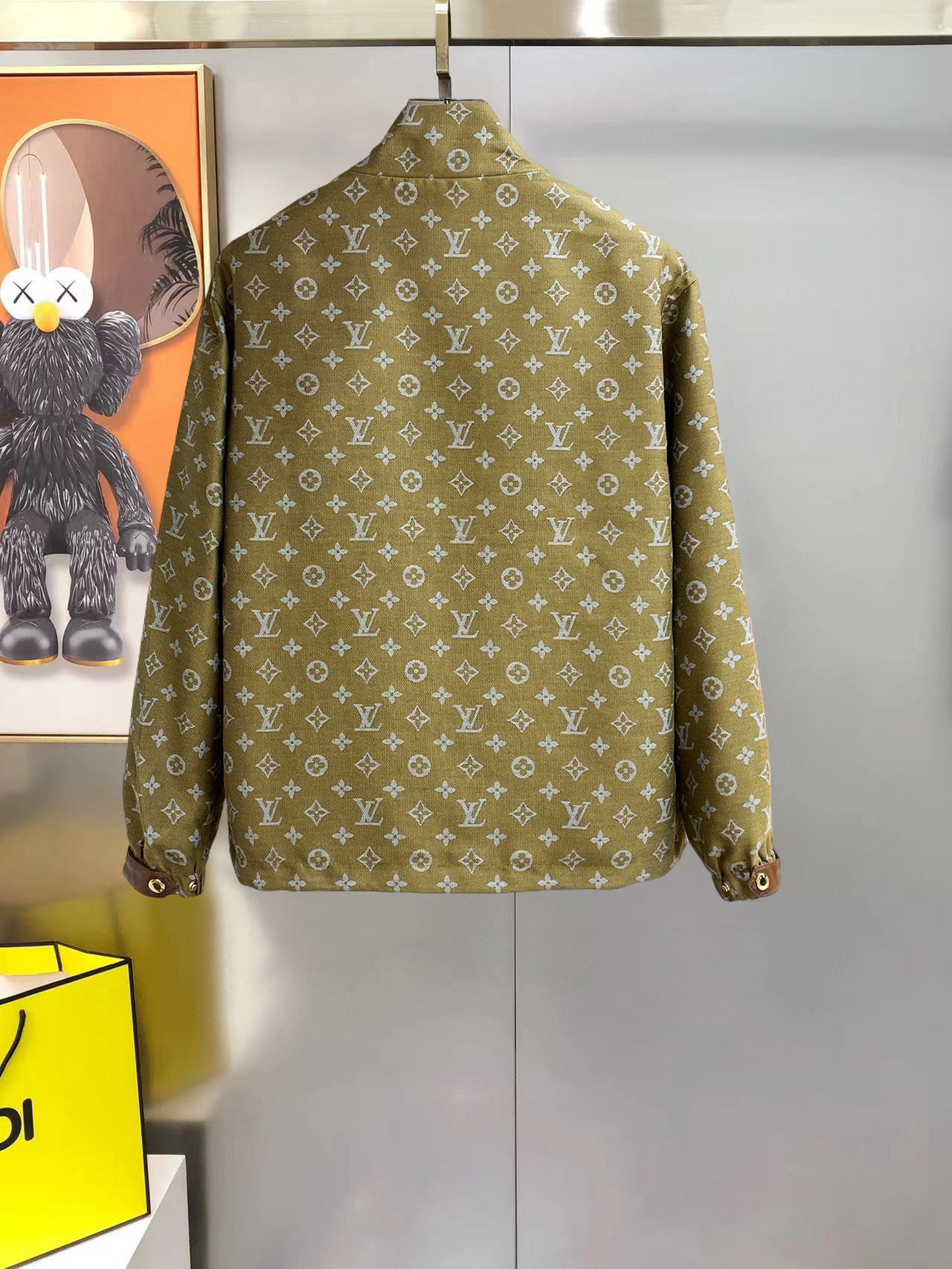 Cheap Louis Vuitton Thin Jackets For Men in 233398, $105 USD- [IB233398] - Replica Louis Vuitton Thin Jackets For Men