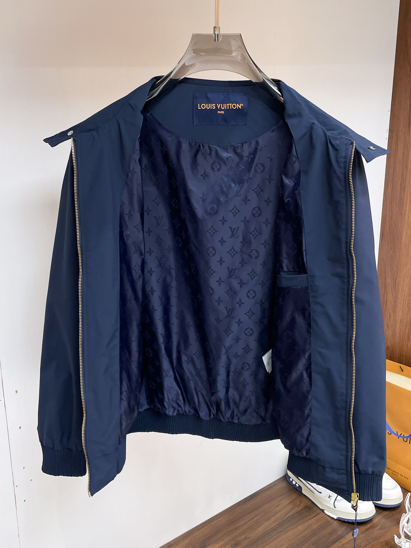 Cheap Louis Vuitton Thin Jackets For Men in 233402, $100 USD- [IB233402] - Replica Louis Vuitton Thin Jackets For Men