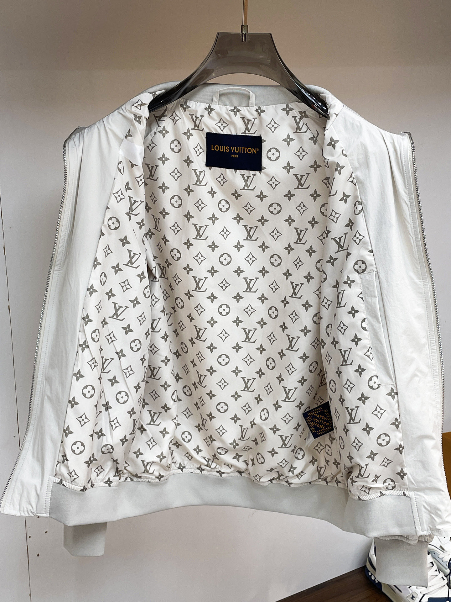 Cheap Louis Vuitton Thin Jackets For Men in 233410, $100 USD- [IB233410] - Replica Louis Vuitton Thin Jackets For Men