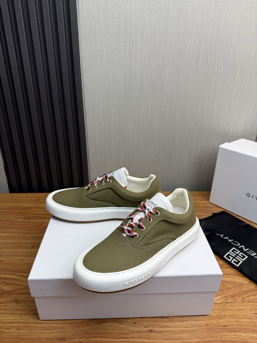 Cheap Givenchy Sneakers For Men in 233502, $90 USD- [IB233502] - Replica Givenchy Sneakers For Men