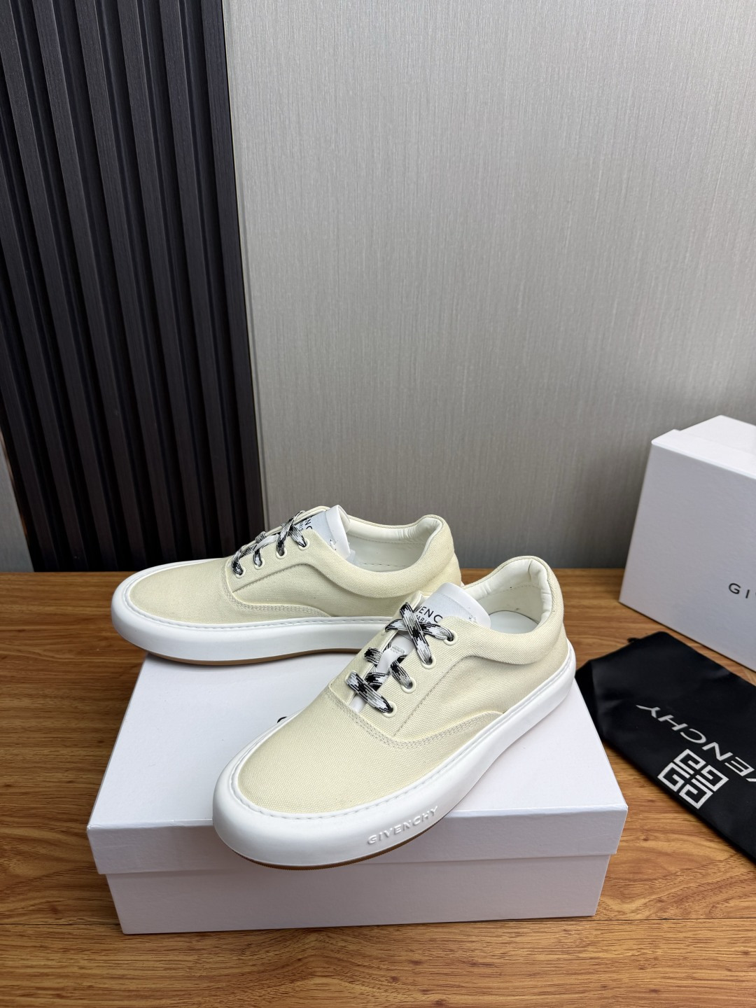 Cheap Givenchy Sneakers For Men in 233505, $90 USD- [IB233505] - Replica Givenchy Sneakers For Men