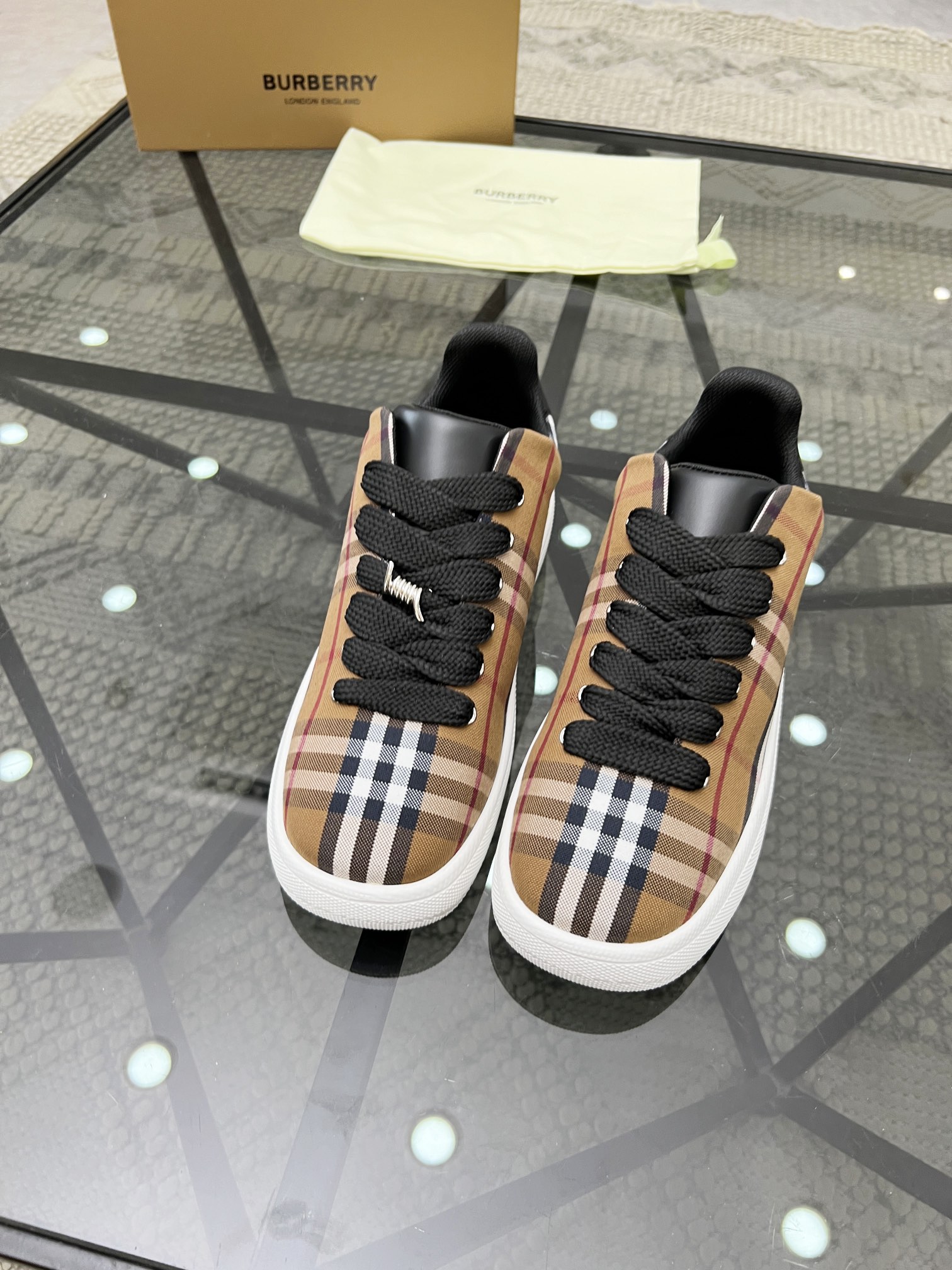 Cheap Burberry Sneakers For Men in 233546, $95 USD- [IB233546] - Replica Burberry Sneakers For Men