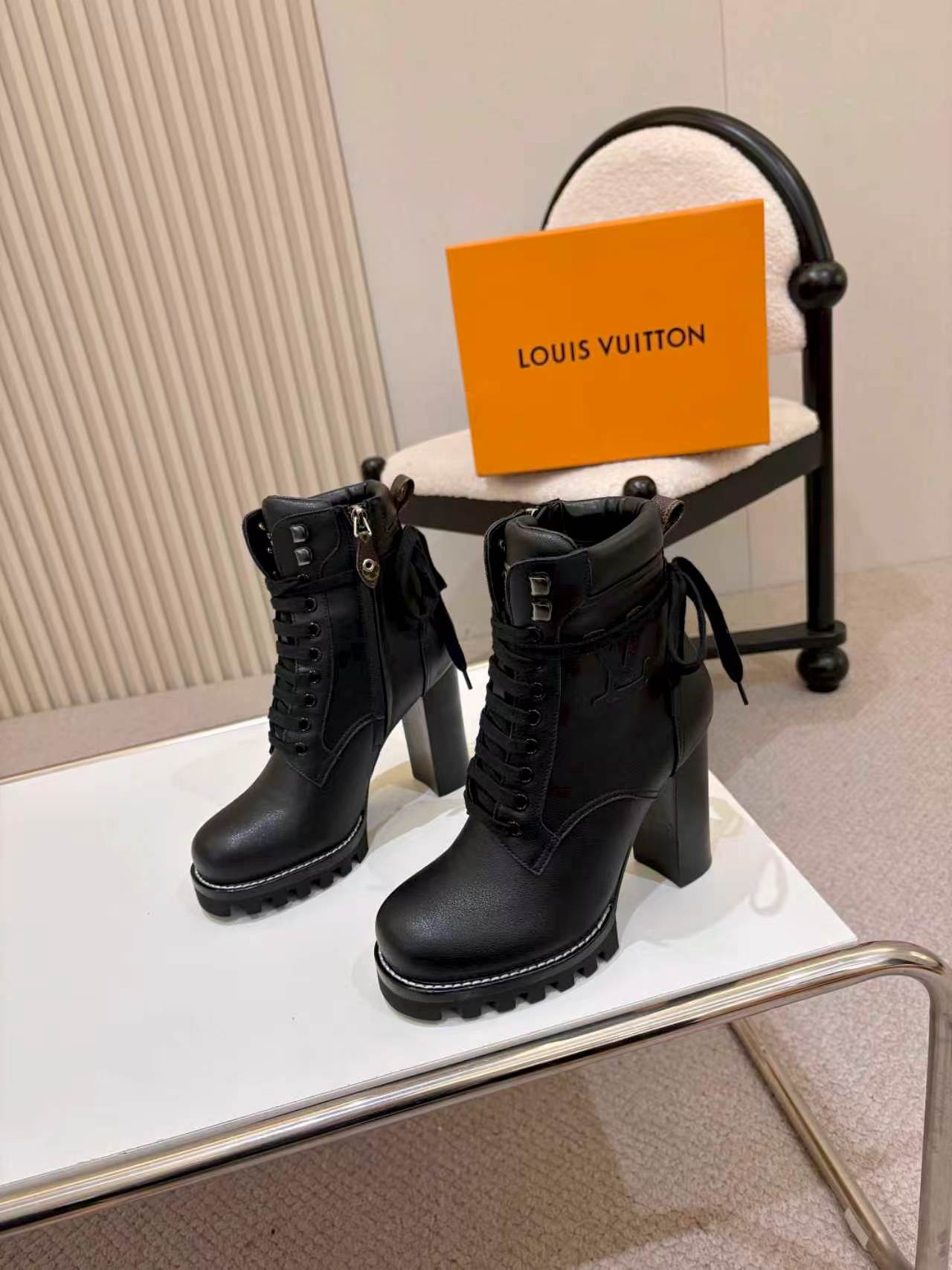 Cheap Louis Vuitton Boots For Women in 233568, $140 USD- [IB233568] - Replica Louis Vuitton Boots For Women