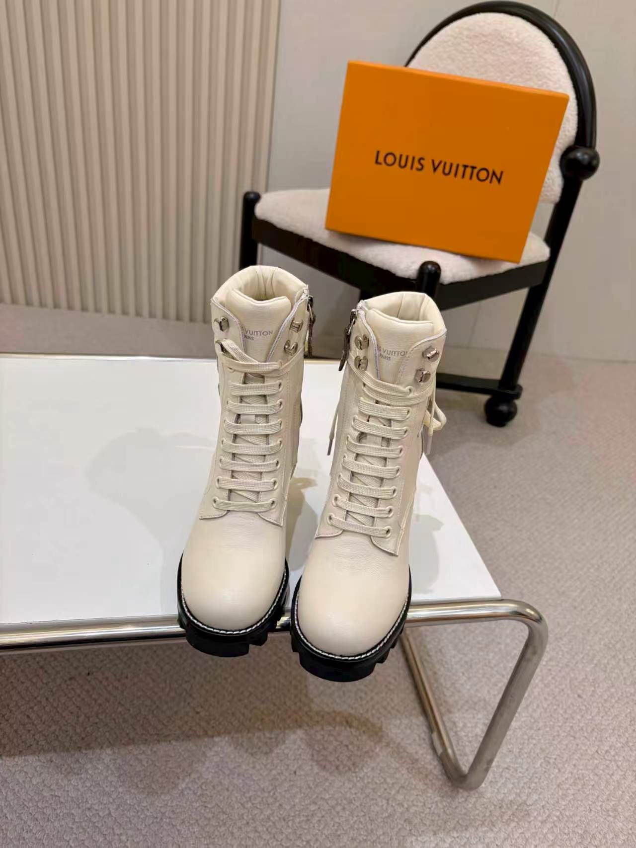 Cheap Louis Vuitton Boots For Women in 233569, $140 USD- [IB233569] - Replica Louis Vuitton Boots For Women