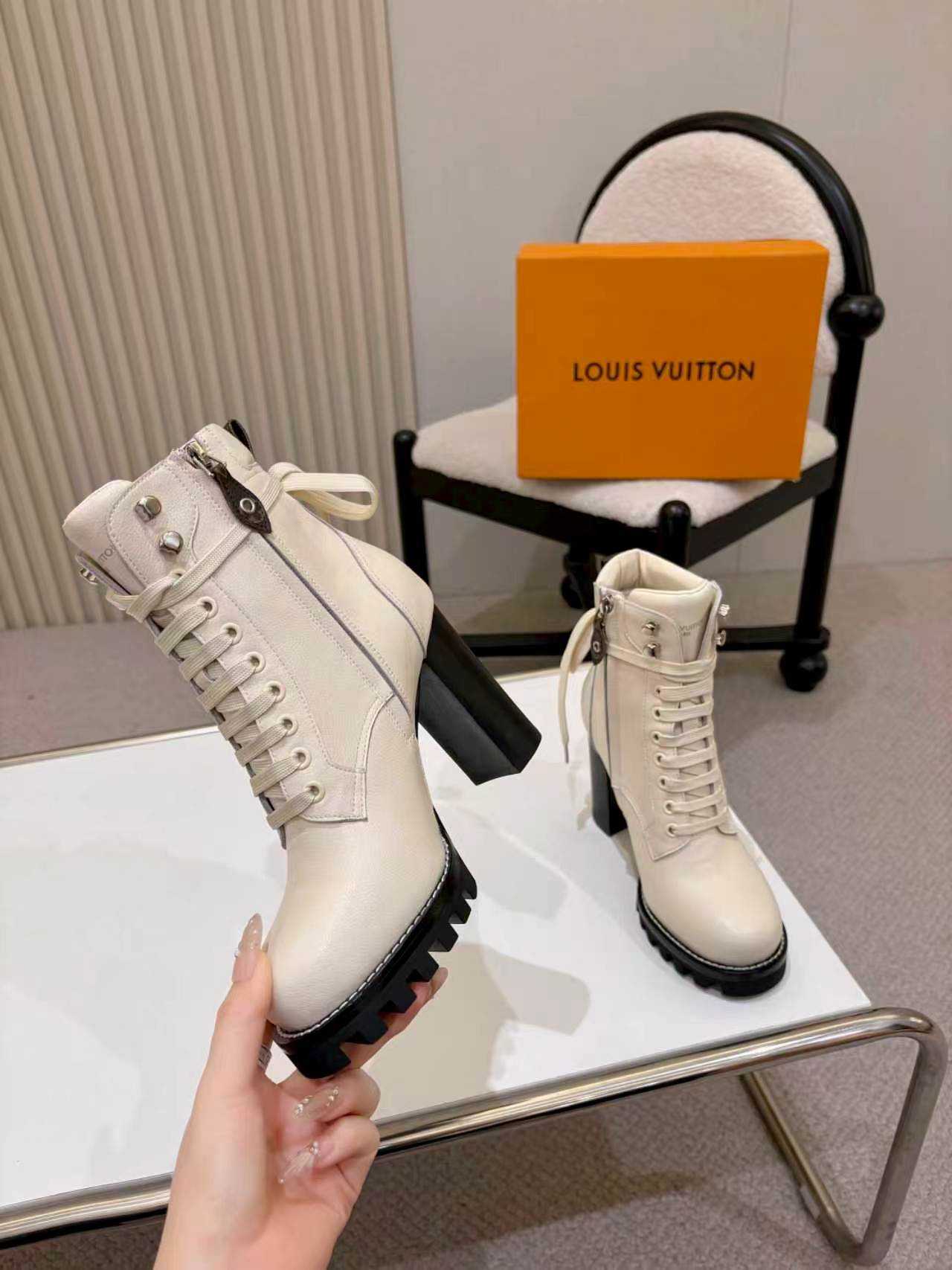 Cheap Louis Vuitton Boots For Women in 233569, $140 USD- [IB233569] - Replica Louis Vuitton Boots For Women