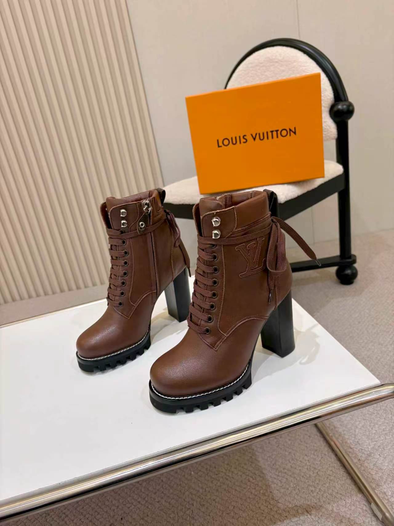 Cheap Louis Vuitton Boots For Women in 233570, $140 USD- [IB233570] - Replica Louis Vuitton Boots For Women