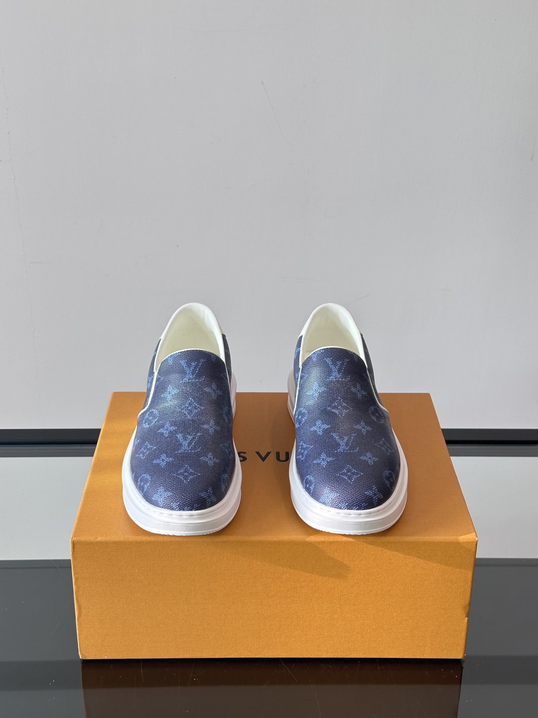 Cheap Louis Vuitton Leather Loafers For Men in 233581, $60 USD- [IB233581] - Replica Louis Vuitton Leather Loafers For Men