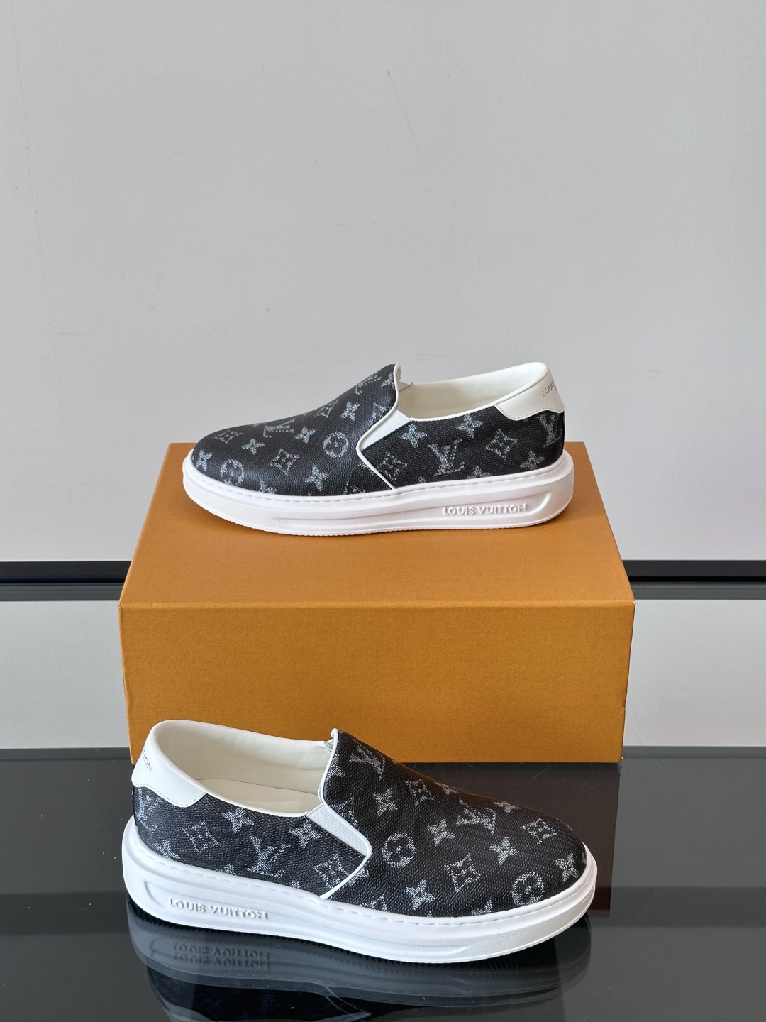 Cheap Louis Vuitton Leather Loafers For Men in 233584, $60 USD- [IB233584] - Replica Louis Vuitton Leather Loafers For Men