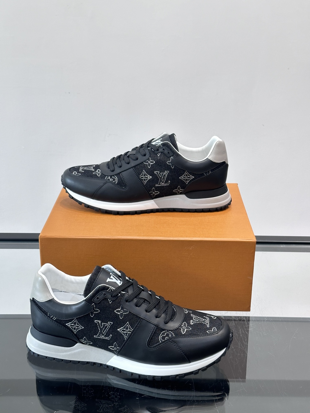 Cheap Louis Vuitton Sneakers For Men in 233601, $85 USD- [IB233601] - Replica Louis Vuitton Sneakers For Men
