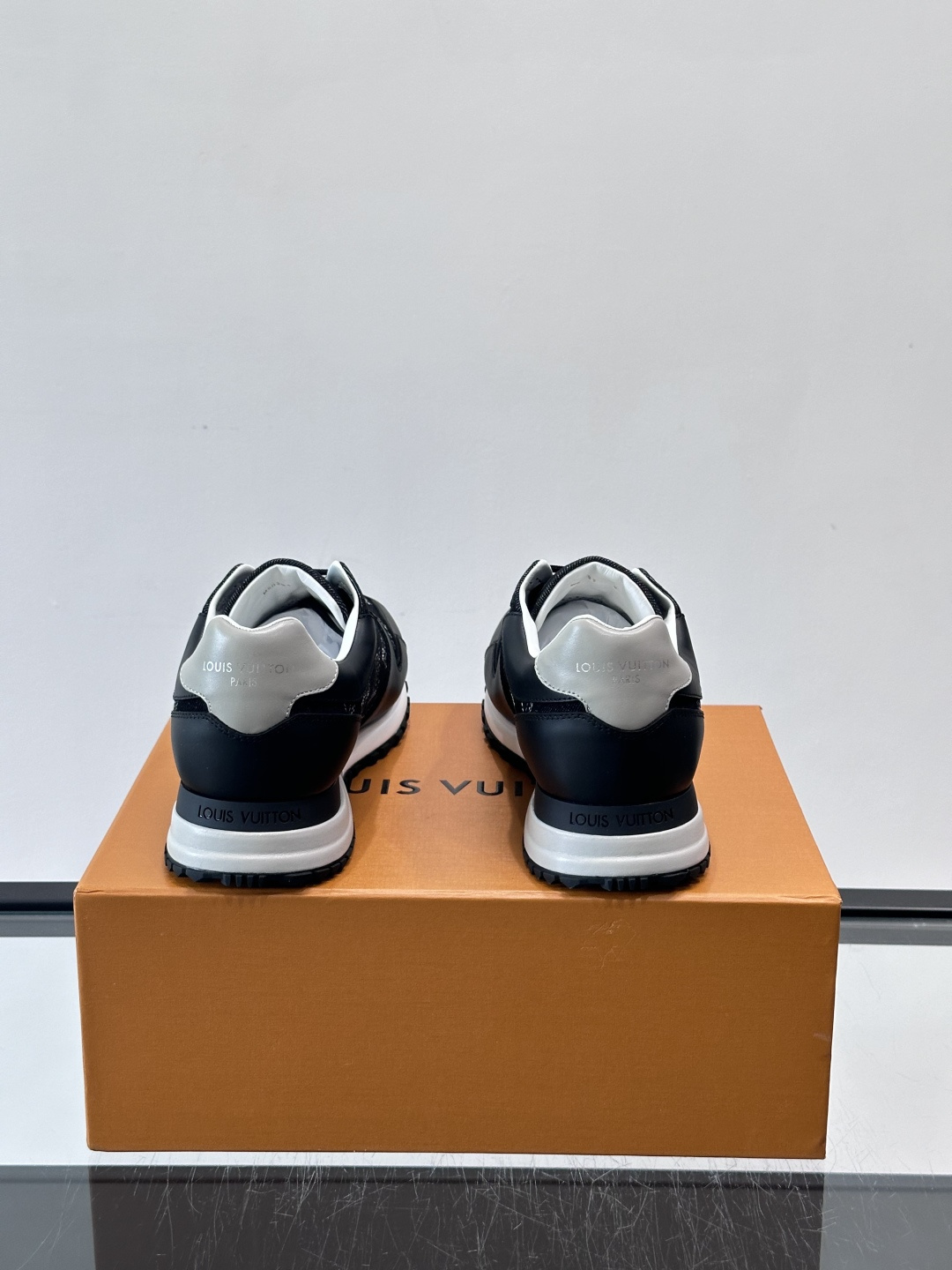 Cheap Louis Vuitton Sneakers For Men in 233601, $85 USD- [IB233601] - Replica Louis Vuitton Sneakers For Men