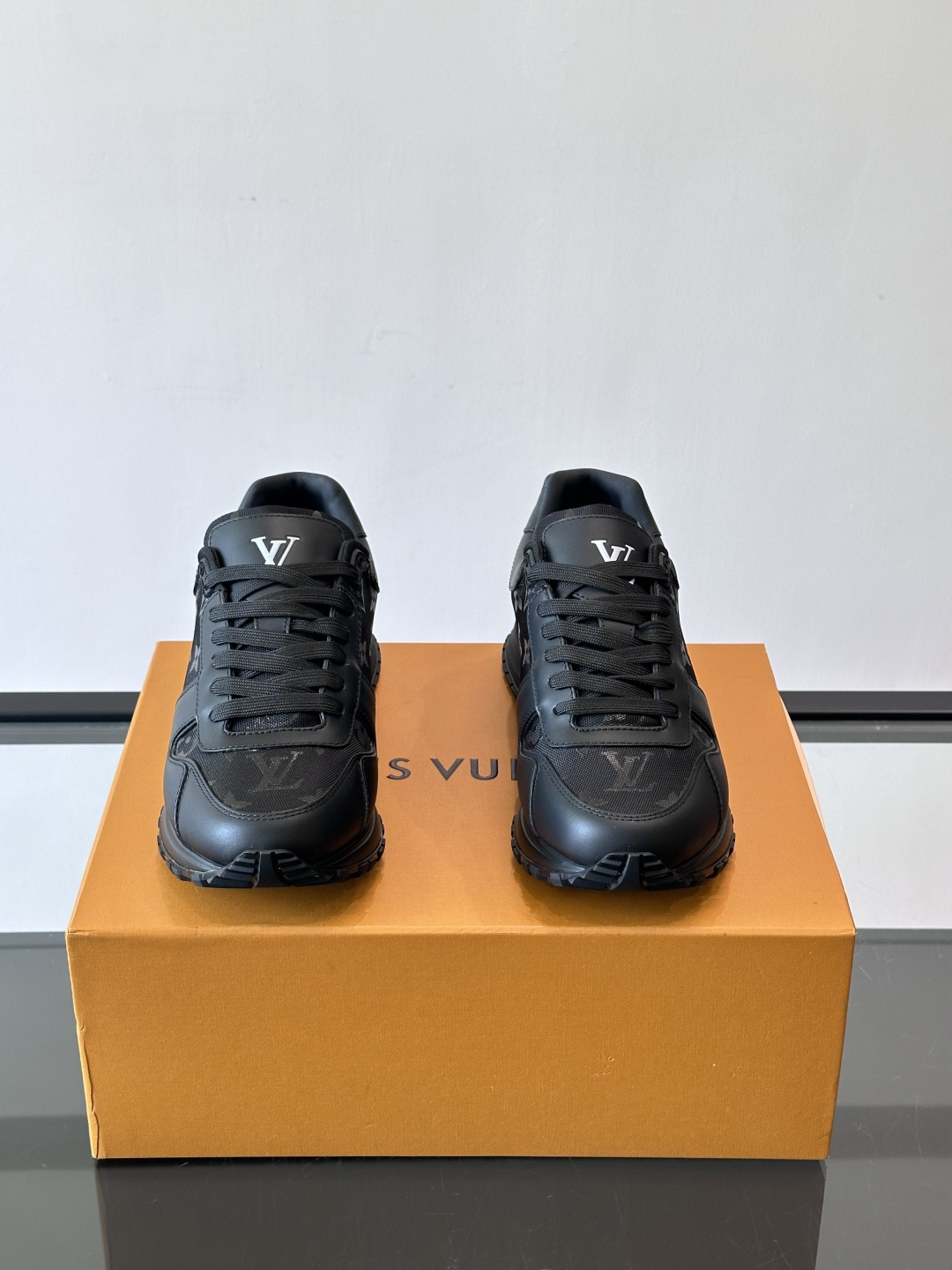 Cheap Louis Vuitton Sneakers For Men in 233603, $85 USD- [IB233603] - Replica Louis Vuitton Sneakers For Men