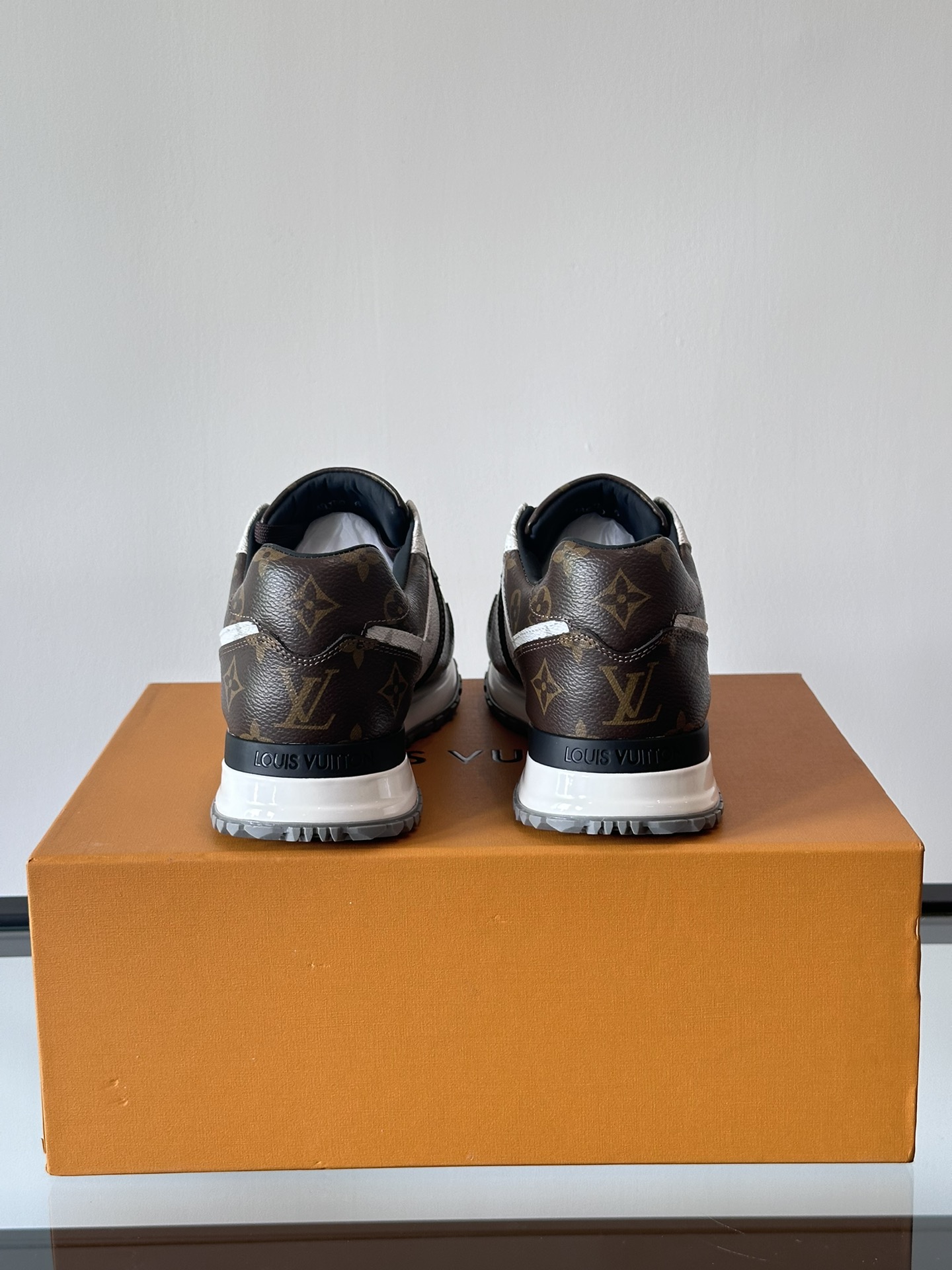 Cheap Louis Vuitton Sneakers For Men in 233610, $90 USD- [IB233610] - Replica Louis Vuitton Sneakers For Men