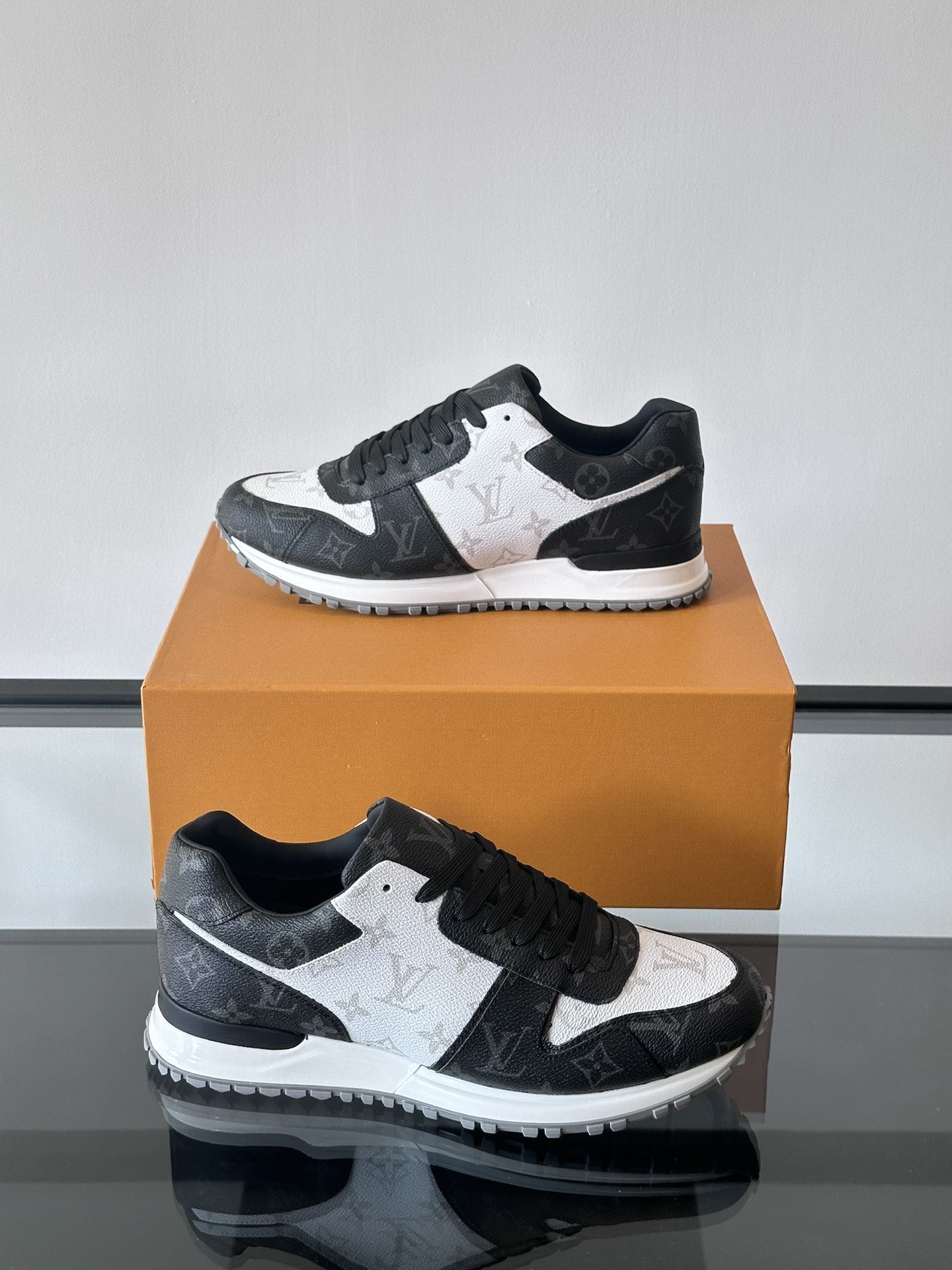 Cheap Louis Vuitton Sneakers For Men in 233611, $85 USD- [IB233611] - Replica Louis Vuitton Sneakers For Men