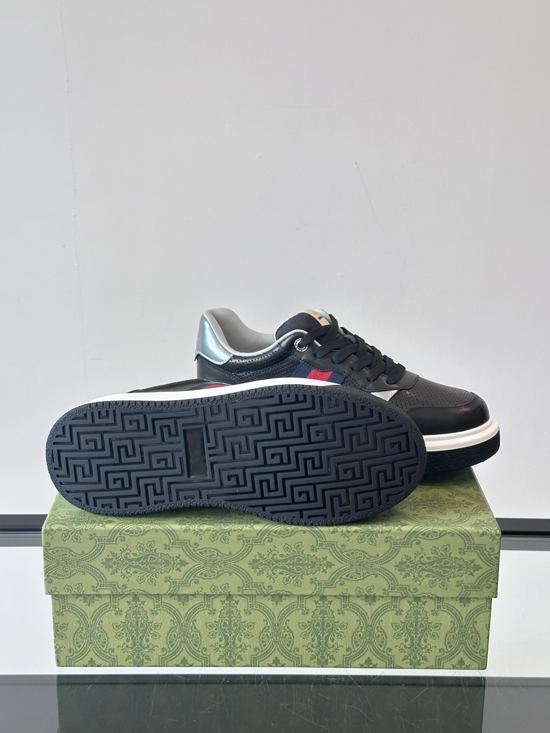 Cheap Gucci Sneakers For Men in 233654, $85 USD- [IB233654] - Replica Gucci Sneakers For Men