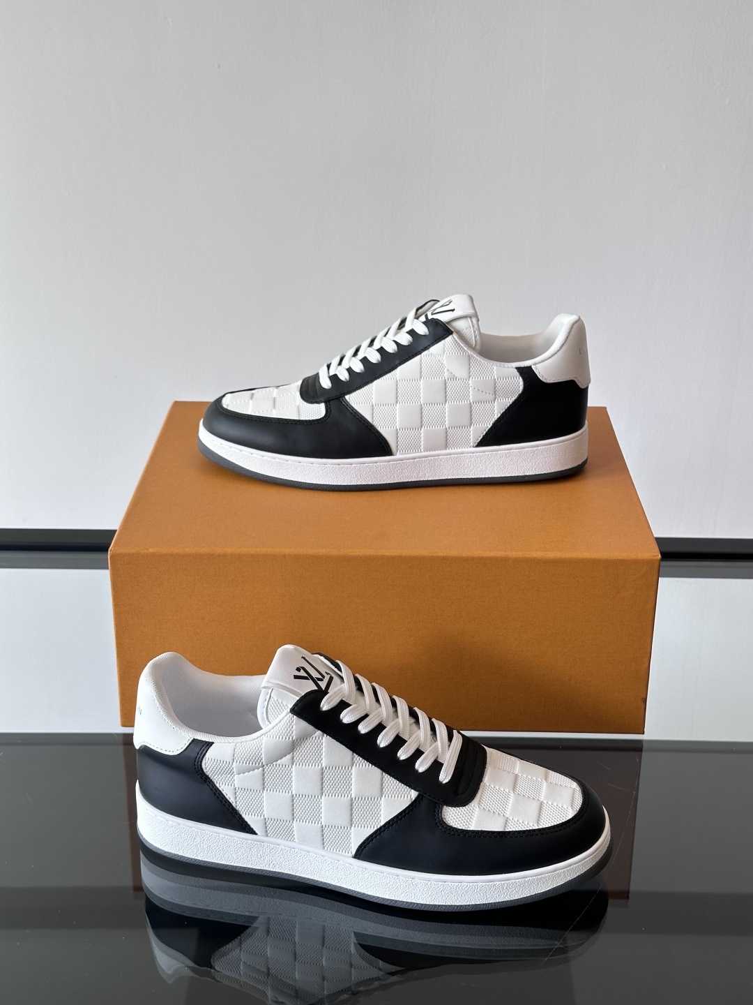 Cheap Louis Vuitton Sneakers For Men in 233670, $60 USD- [IB233670] - Replica Louis Vuitton Sneakers For Men