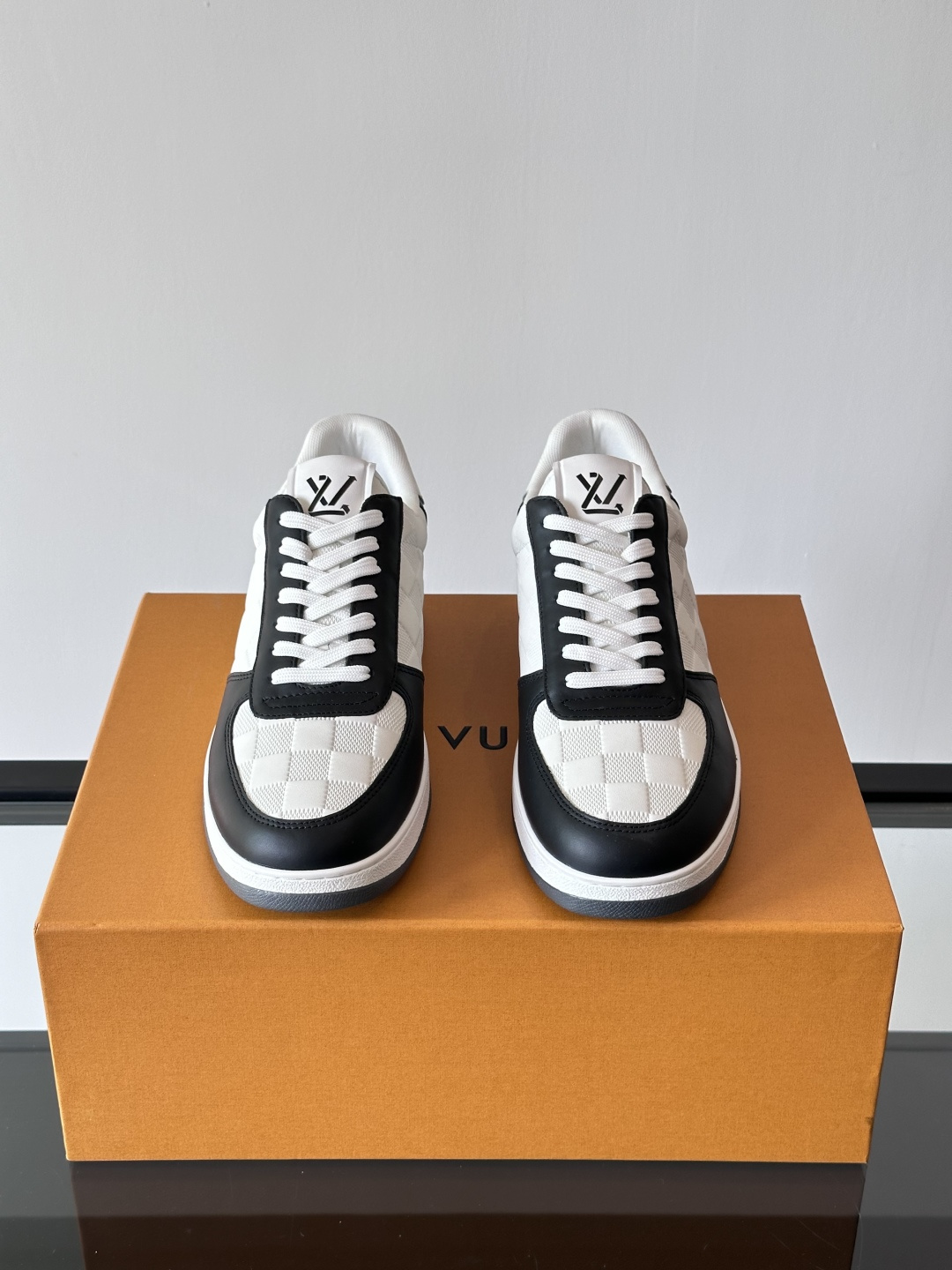 Cheap Louis Vuitton Sneakers For Men in 233670, $60 USD- [IB233670] - Replica Louis Vuitton Sneakers For Men