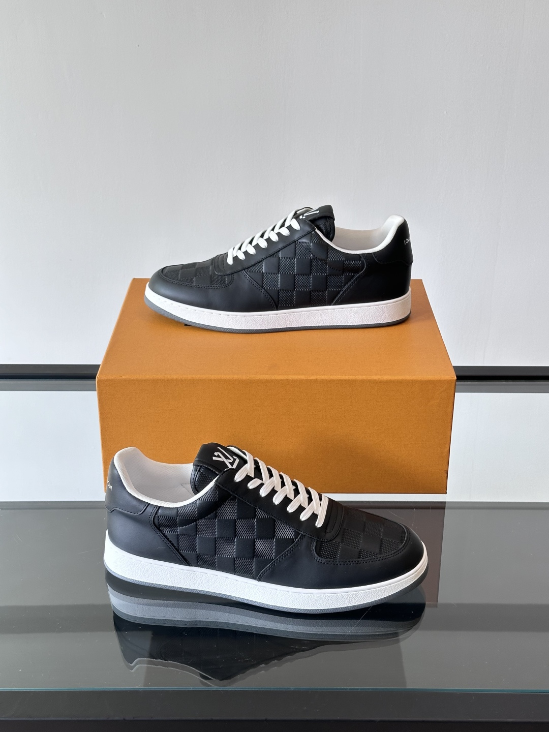 Cheap Louis Vuitton Sneakers For Men in 233672, $60 USD- [IB233672] - Replica Louis Vuitton Sneakers For Men