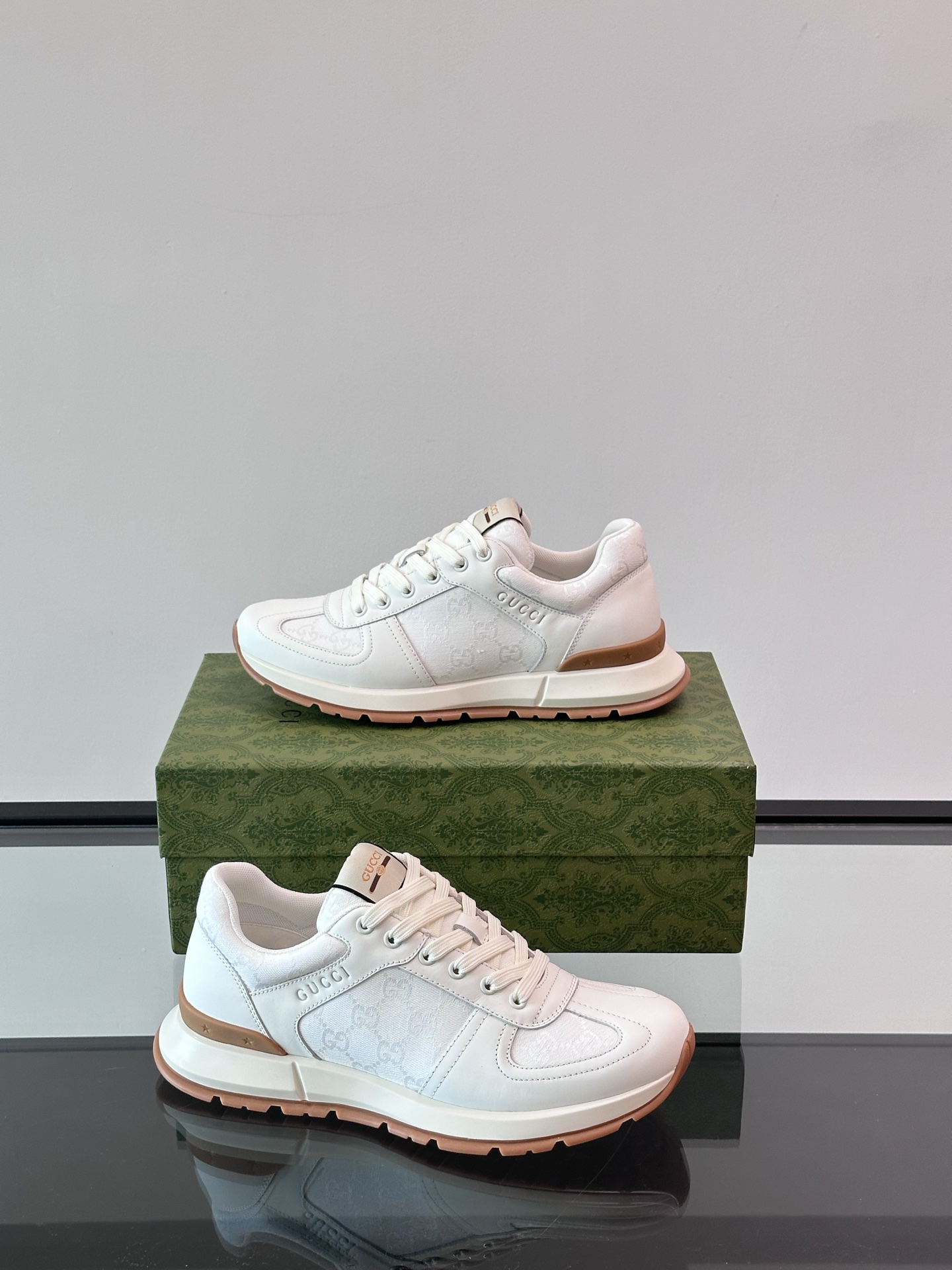 Cheap Gucci Sneakers For Men in 233687, $75 USD- [IB233687] - Replica Gucci Sneakers For Men