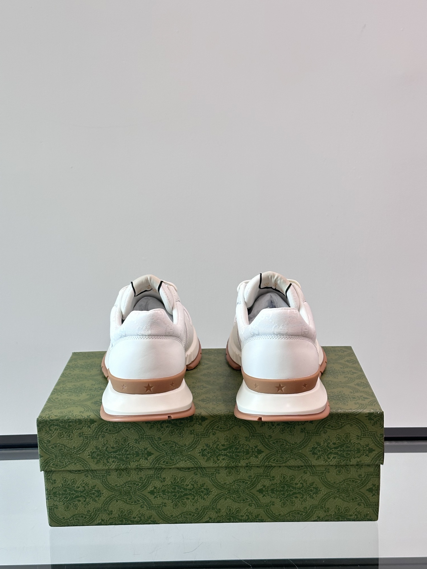 Cheap Gucci Sneakers For Men in 233687, $75 USD- [IB233687] - Replica Gucci Sneakers For Men