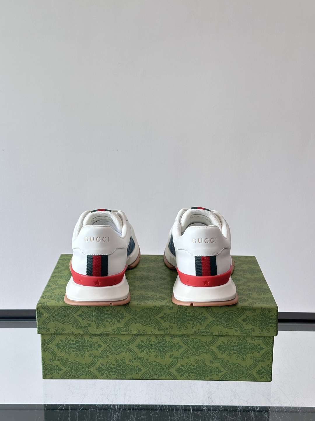 Cheap Gucci Sneakers For Men in 233692, $75 USD- [IB233692] - Replica Gucci Sneakers For Men