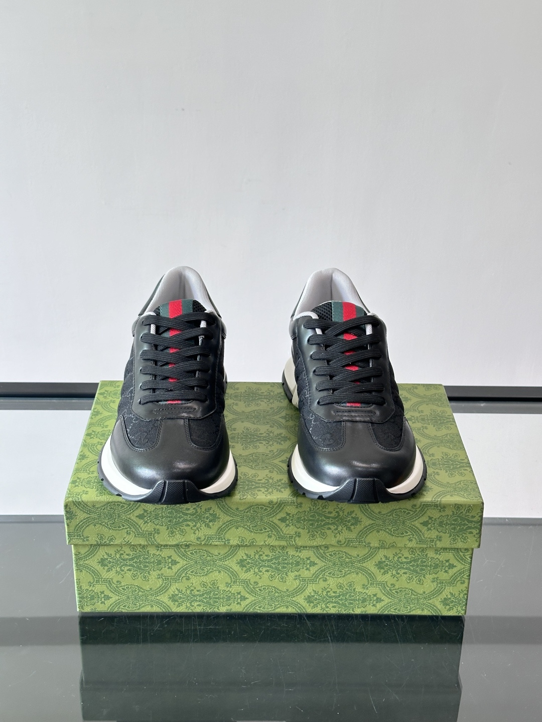Cheap Gucci Sneakers For Men in 233695, $75 USD- [IB233695] - Replica Gucci Sneakers For Men