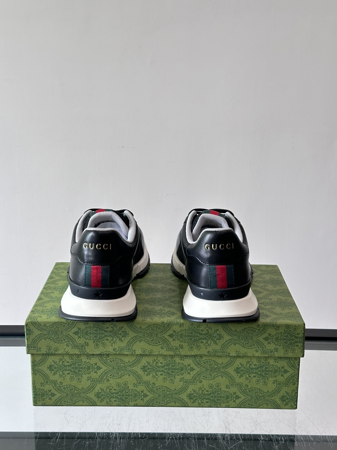 Cheap Gucci Sneakers For Men in 233695, $75 USD- [IB233695] - Replica Gucci Sneakers For Men