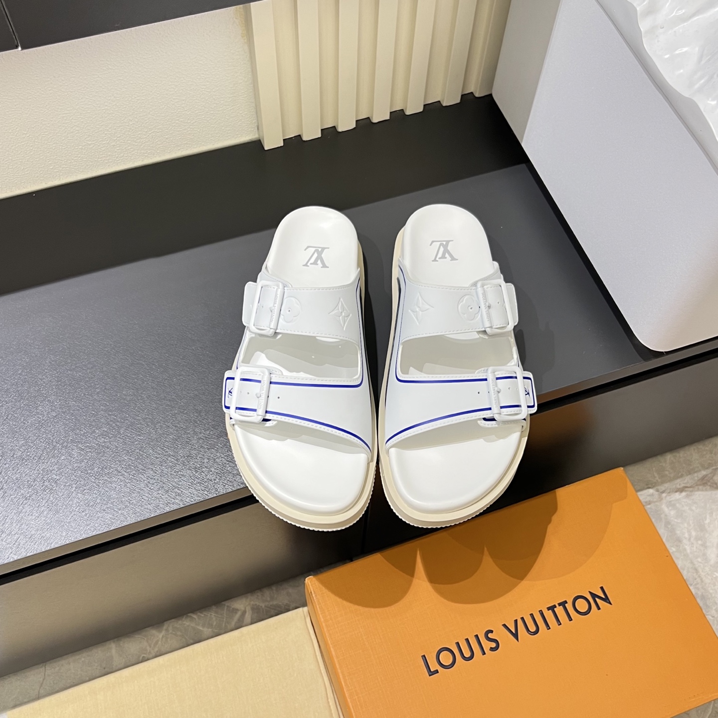 Cheap Louis Vuitton Slippers For Men in 233718, $60 USD- [IB233718] - Replica Louis Vuitton Slippers For Men