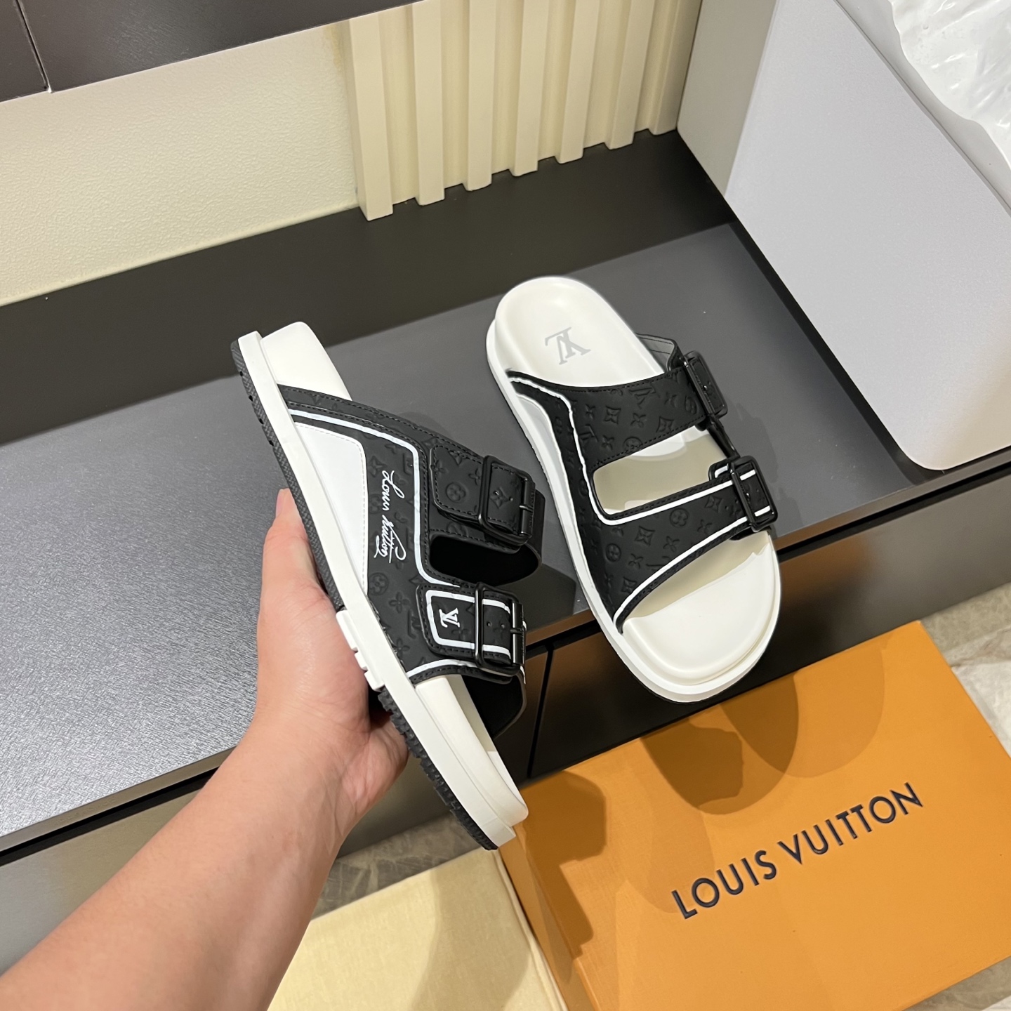 Cheap Louis Vuitton Slippers For Men in 233719, $60 USD- [IB233719] - Replica Louis Vuitton Slippers For Men