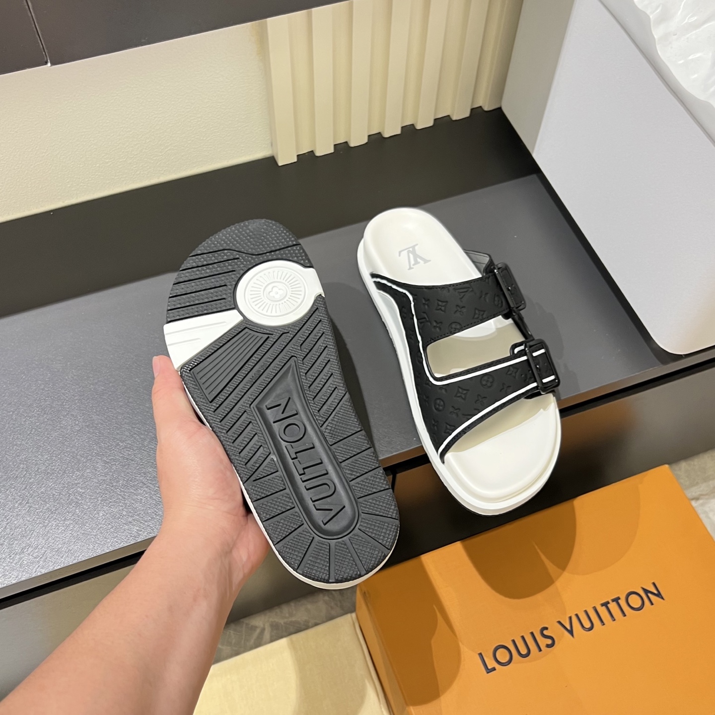 Cheap Louis Vuitton Slippers For Men in 233719, $60 USD- [IB233719] - Replica Louis Vuitton Slippers For Men