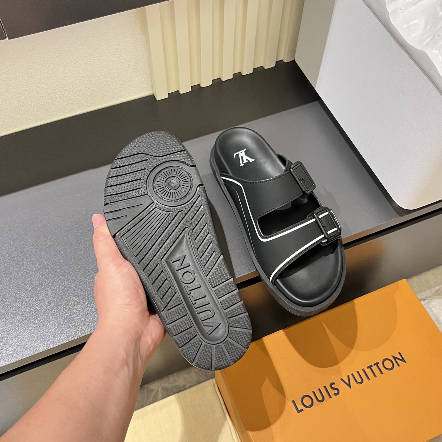 Cheap Louis Vuitton Slippers For Men in 233720, $60 USD- [IB233720] - Replica Louis Vuitton Slippers For Men