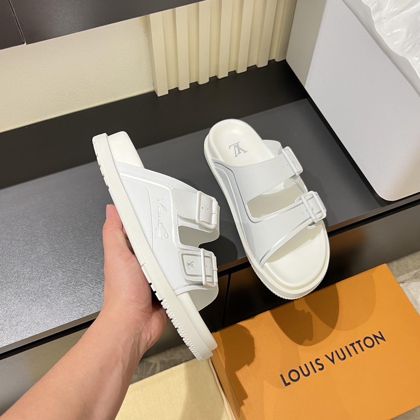 Cheap Louis Vuitton Slippers For Men in 233721, $60 USD- [IB233721] - Replica Louis Vuitton Slippers For Men